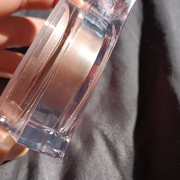 Limited Edition Hank & Henry Good Gurl Pearl All Over Highlight in Shade Mayhem - Picture 6 of 7